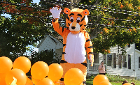 Sabers mascot in homecoming parade